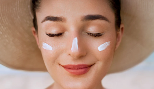  Why Ceramides Are the Skincare Superstars of 2025